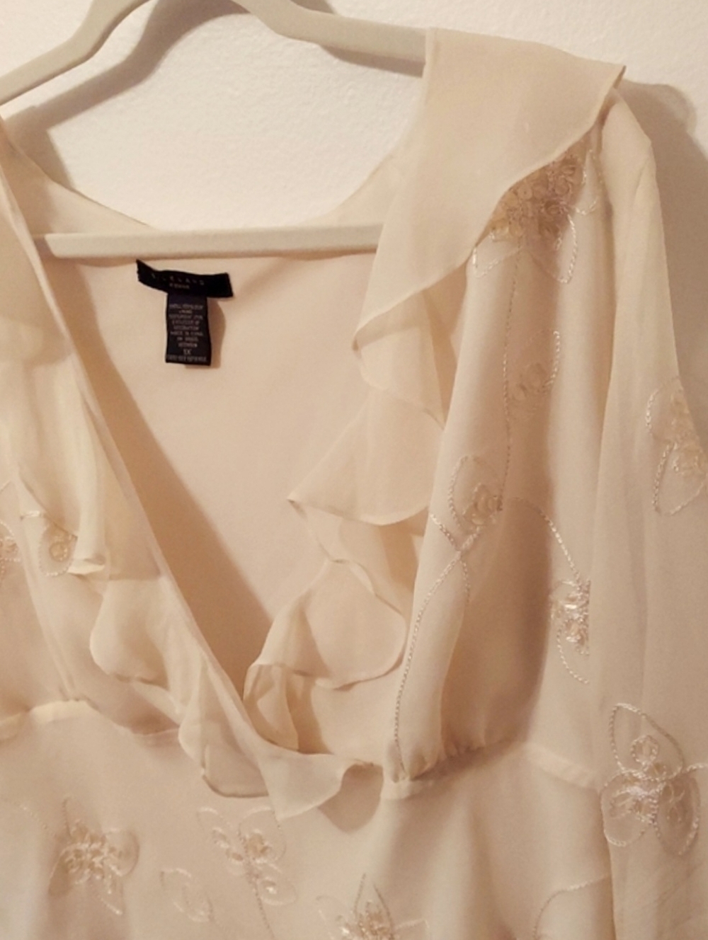 Silkland Blouse, Size 1X, Cream, Sheer, Lined, Embroidery - Picture 3 of 6